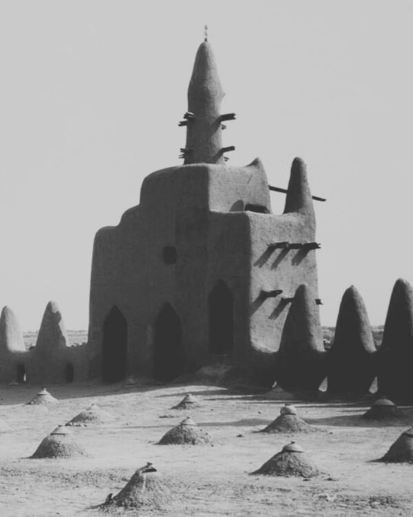 Mali’s Holistic Mud Architecture Survives the Test of Time